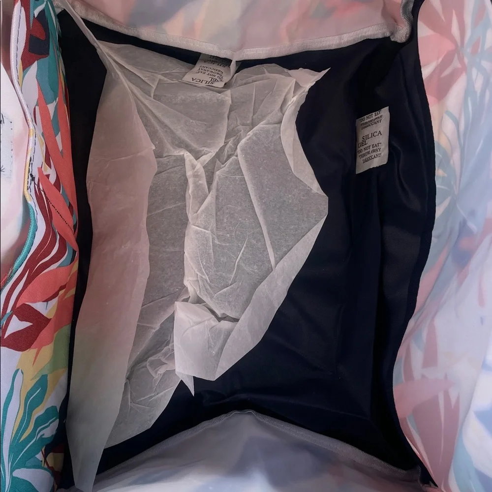 Thirty-One Pick Up & Go Tote Painted Plams - Picture 2 of 6